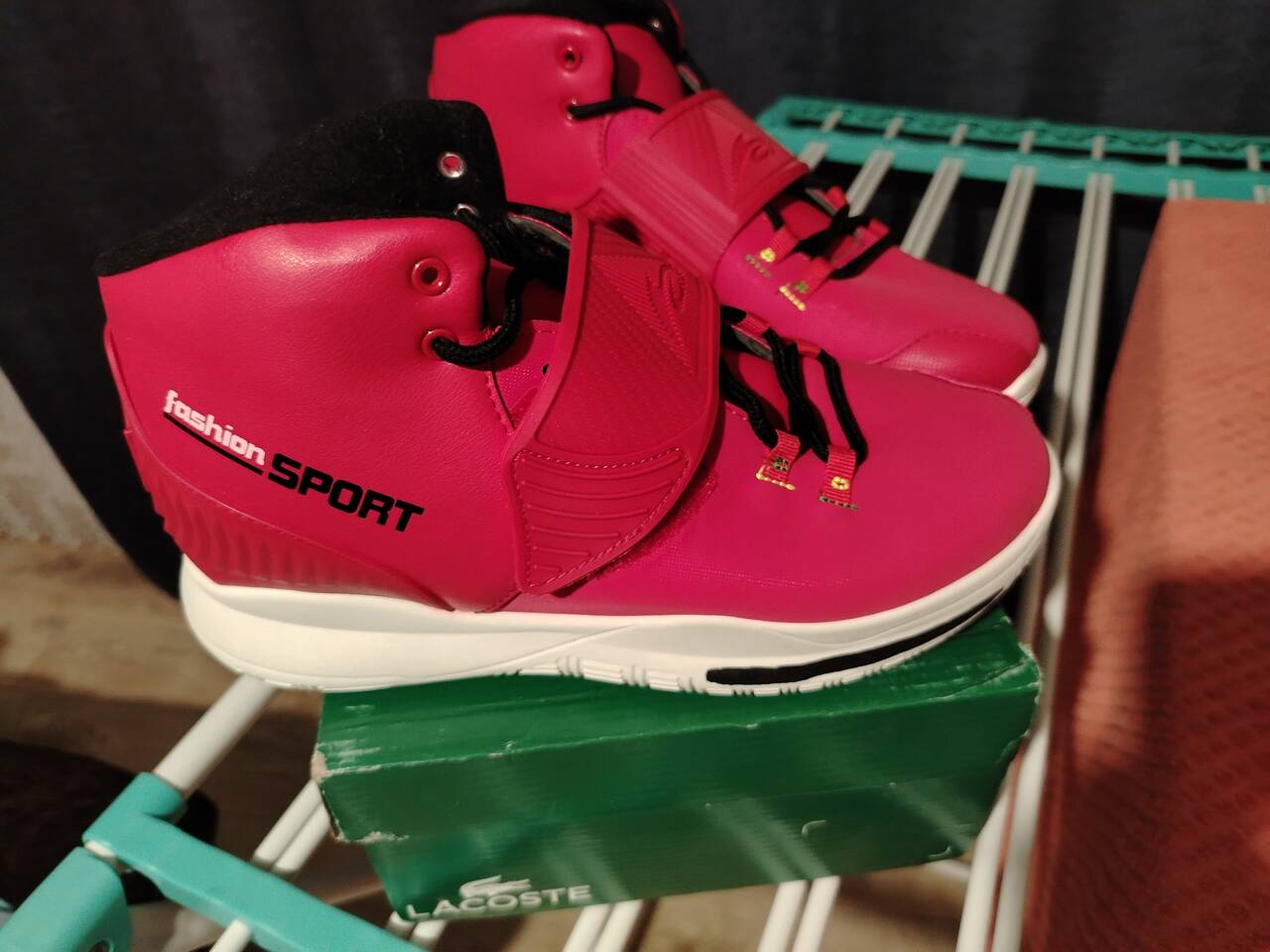 кроссовки  в Красноярске фото 3 Личные вещи Красноярск