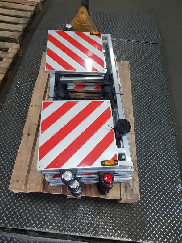 Знак негабарита для трала  в Радужном (Ханты-Мансийский автономный округ) фото 2 Транспорт Радужный (Ханты-Мансийский автономный округ)