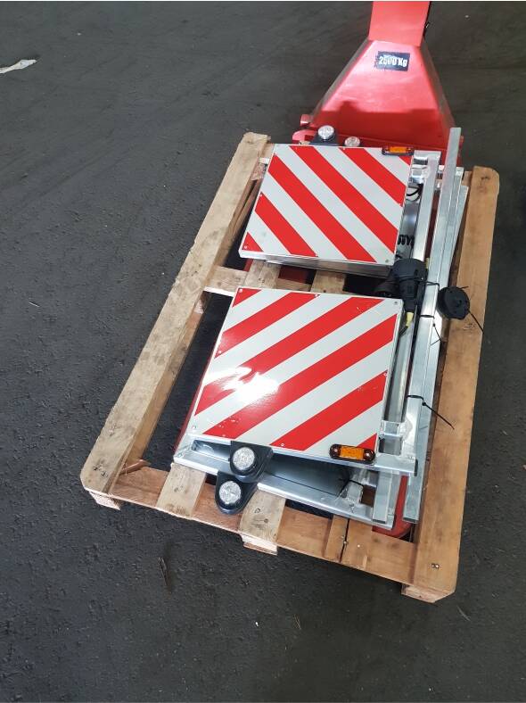 Знак негабарита для трала  в Радужном (Ханты-Мансийский автономный округ) фото 3 Транспорт Радужный (Ханты-Мансийский автономный округ)