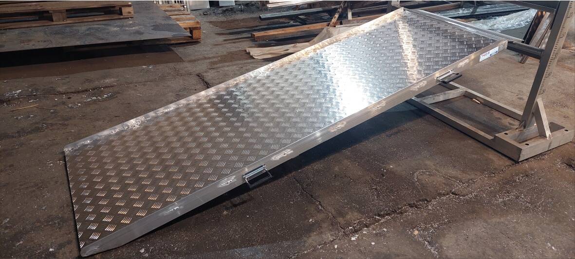 Мост погрузочный с бортиками для погрузки  в Екатеринбурге фото 2 Транспорт Екатеринбург