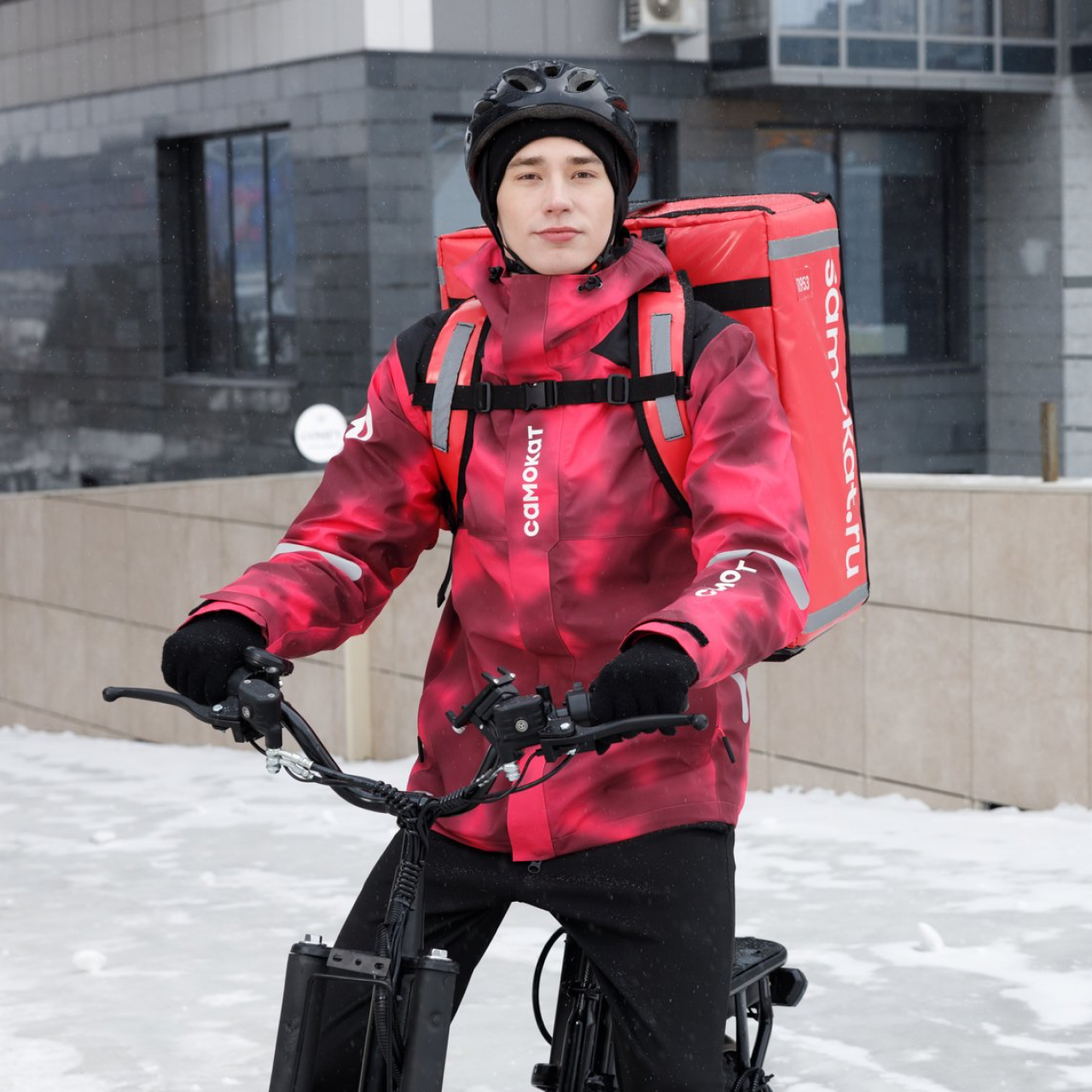 Курьер в Сервис Доставки Самокат