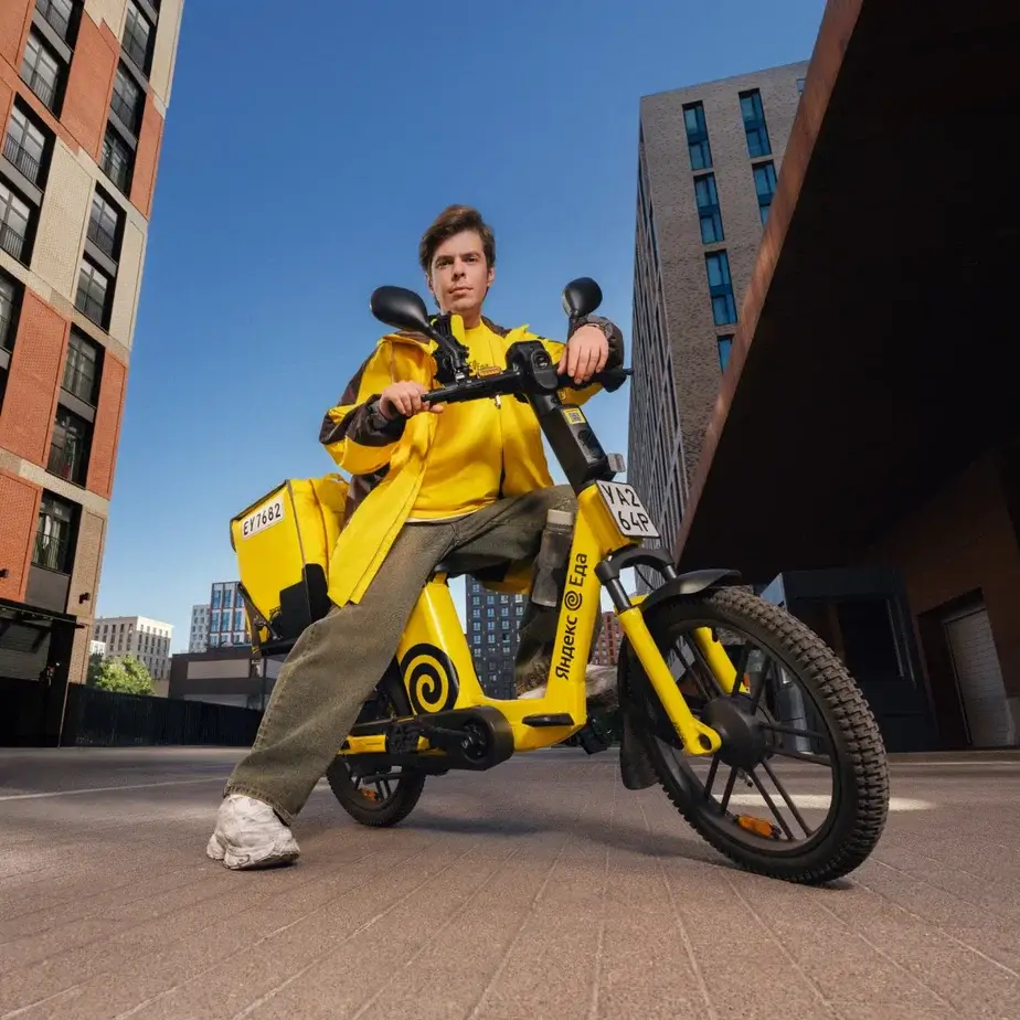 Курьер в Сервис Яндекс Еда