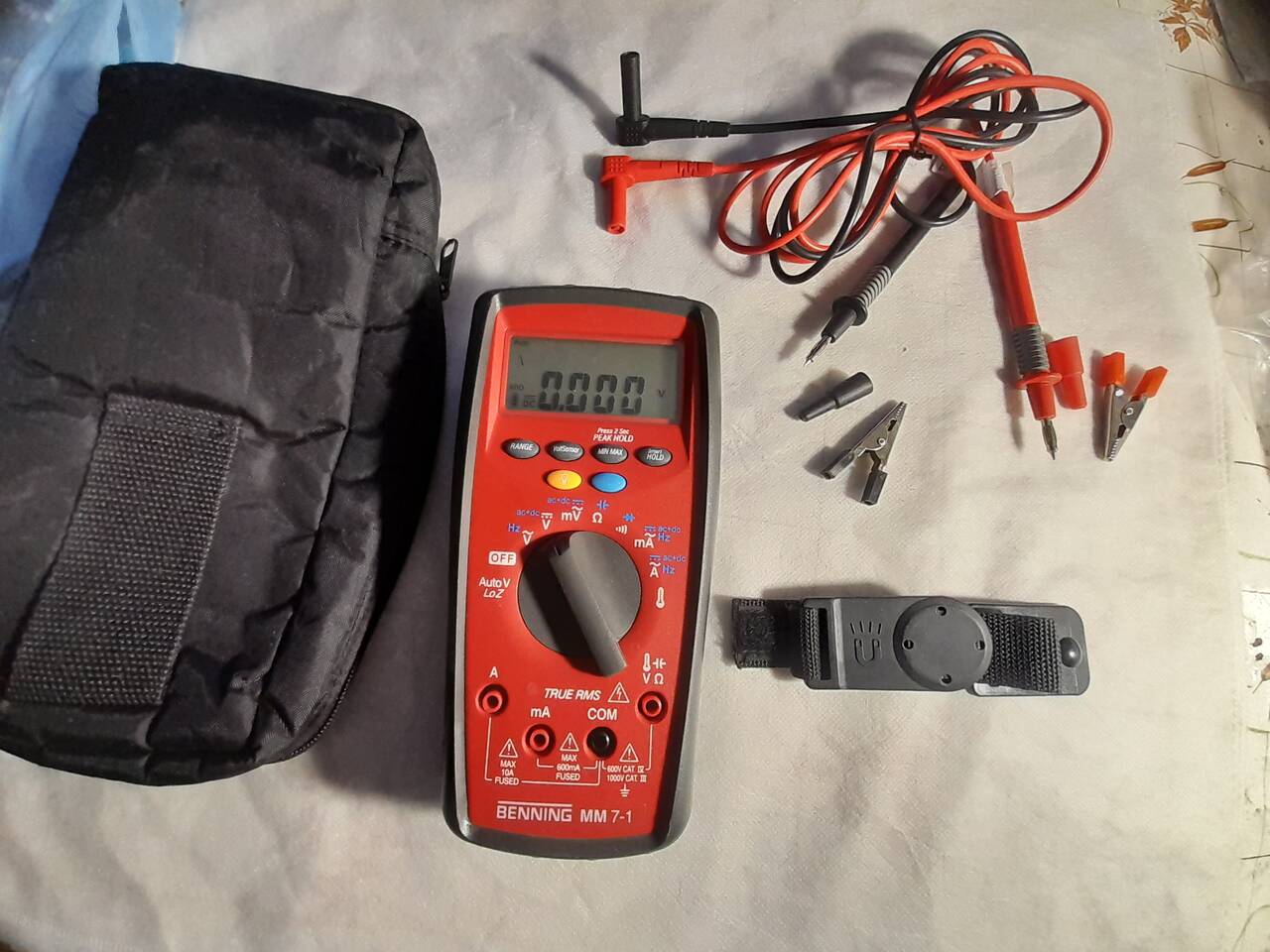 Цифровой мультиметр BENNING MM 7-1  в Челябинске фото 6 Бытовая электроника Челябинск