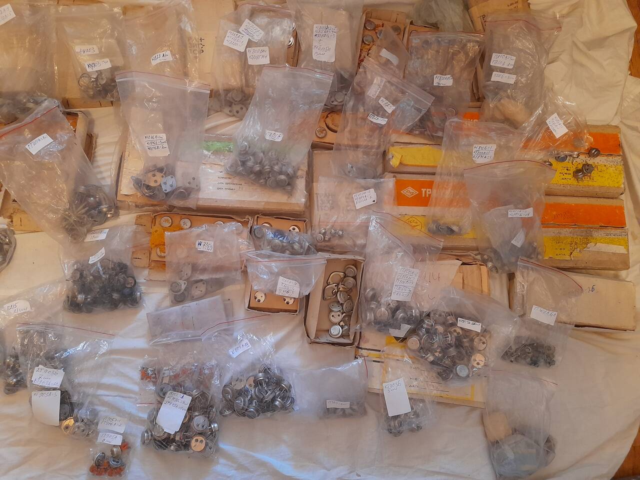 Транзисторы транзисторы все новые.  в Челябинске фото 5 Бытовая электроника Челябинск