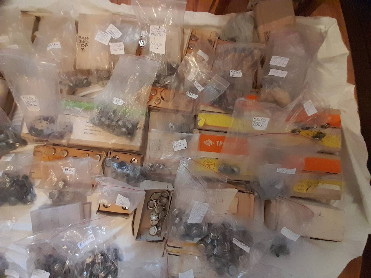 Транзисторы транзисторы все новые.  в Челябинске фото 3 Бытовая электроника Челябинск