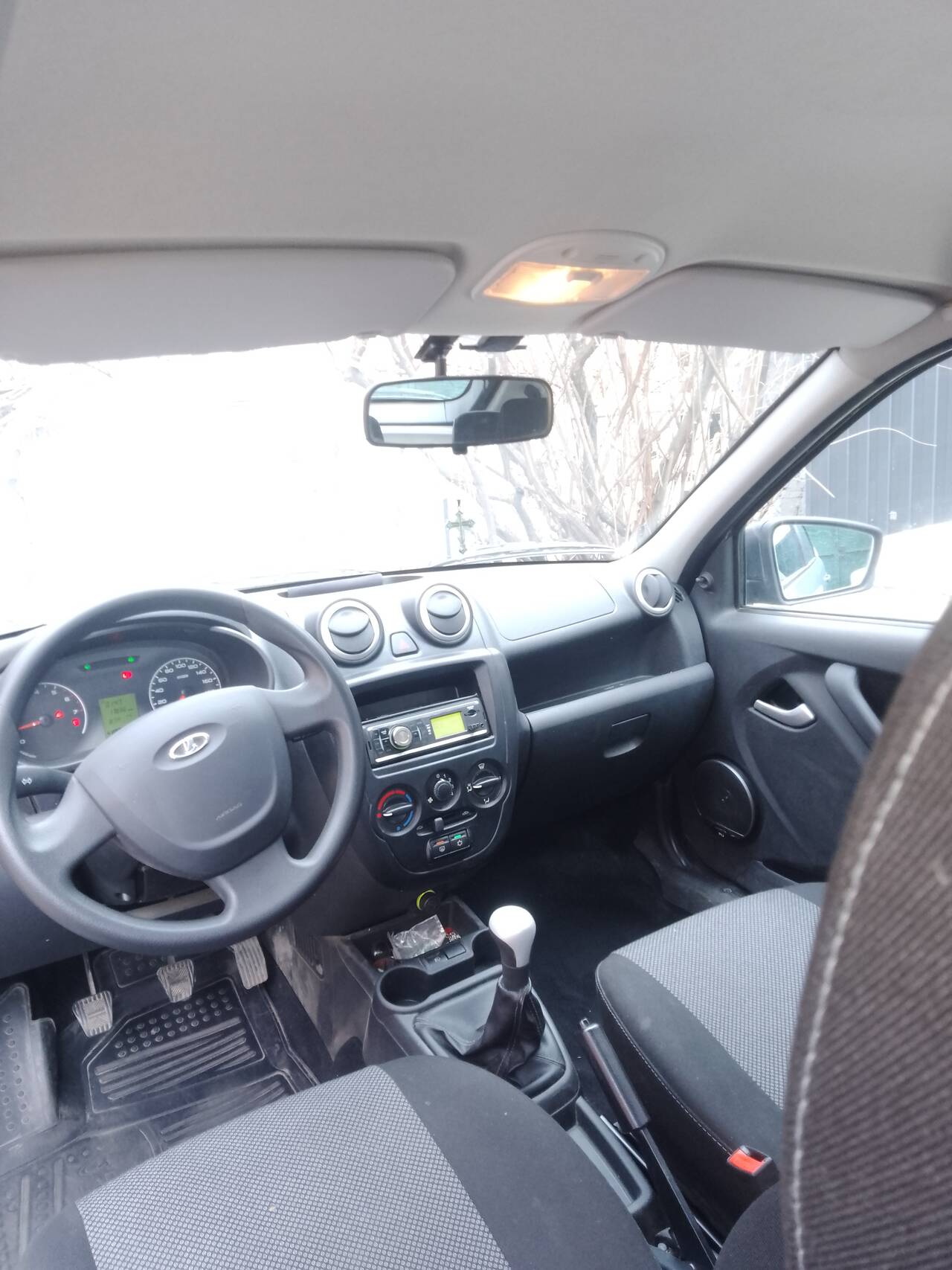 ВАЗ Granta, 2015 LADA 219110 GRANTA. Пробег 17896 км. ОАО "АВТОВАЗ" г. Тольятти, в Ростове-на-Дону фото 7 Транспорт Ростов-на-Дону