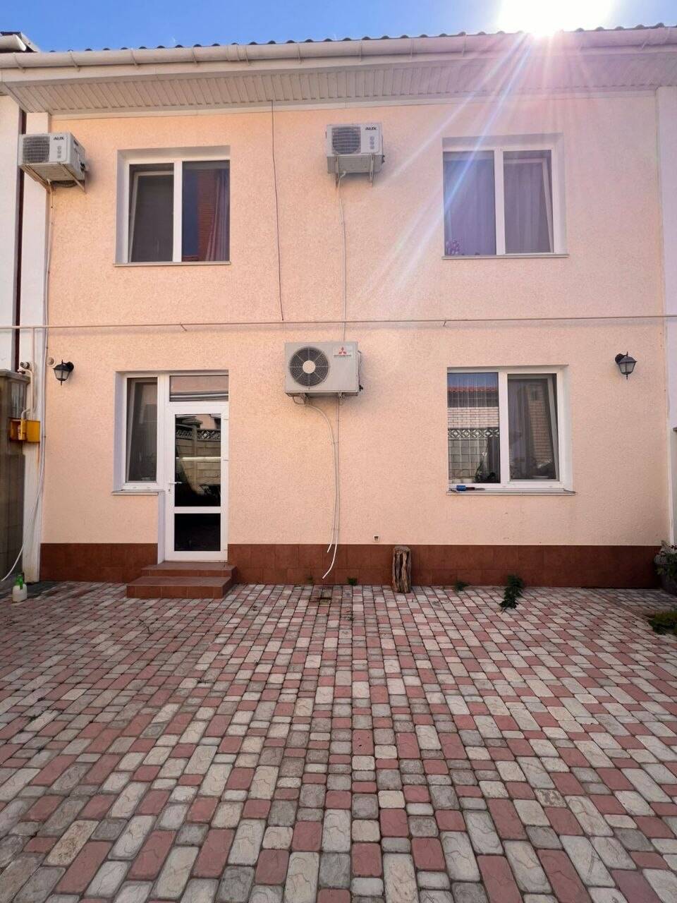 Полностью мебелированный дом. Заезжай и живи