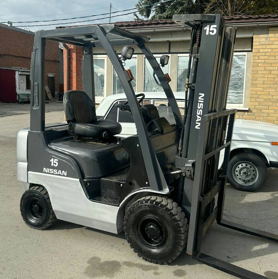 Вилочный погрузчик NISSAN FD15