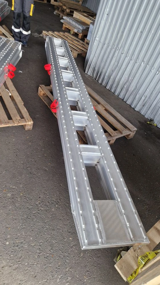 Аппарели алюминиевые для спецтехники до 4,5 тонн 