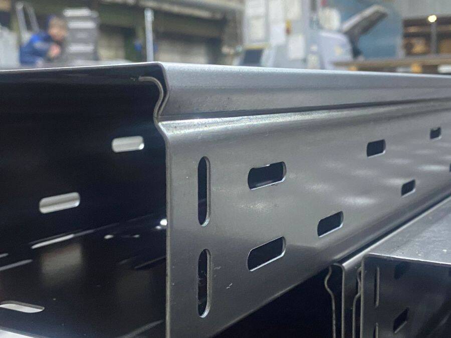 Кабельные лотки глухие и перфорированные (системы подвесов) в Санкт-Петербурге фото 3 Для дома и дачи Санкт-Петербург