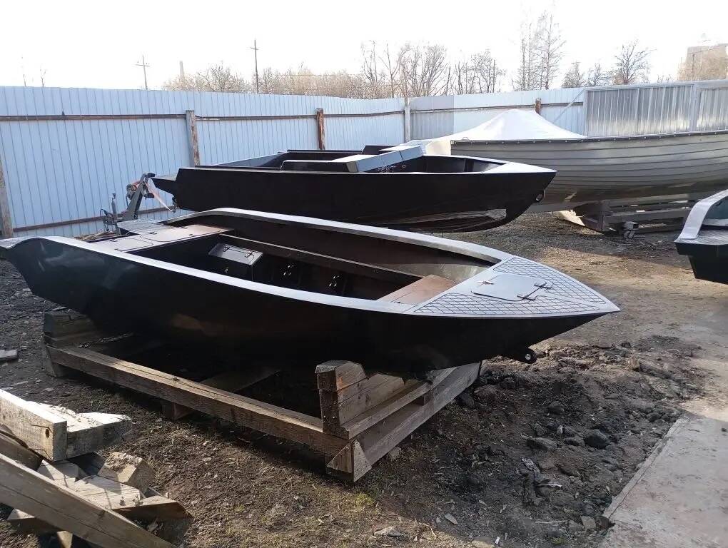 Лодка с жестким корпусом Атлант 400 Р