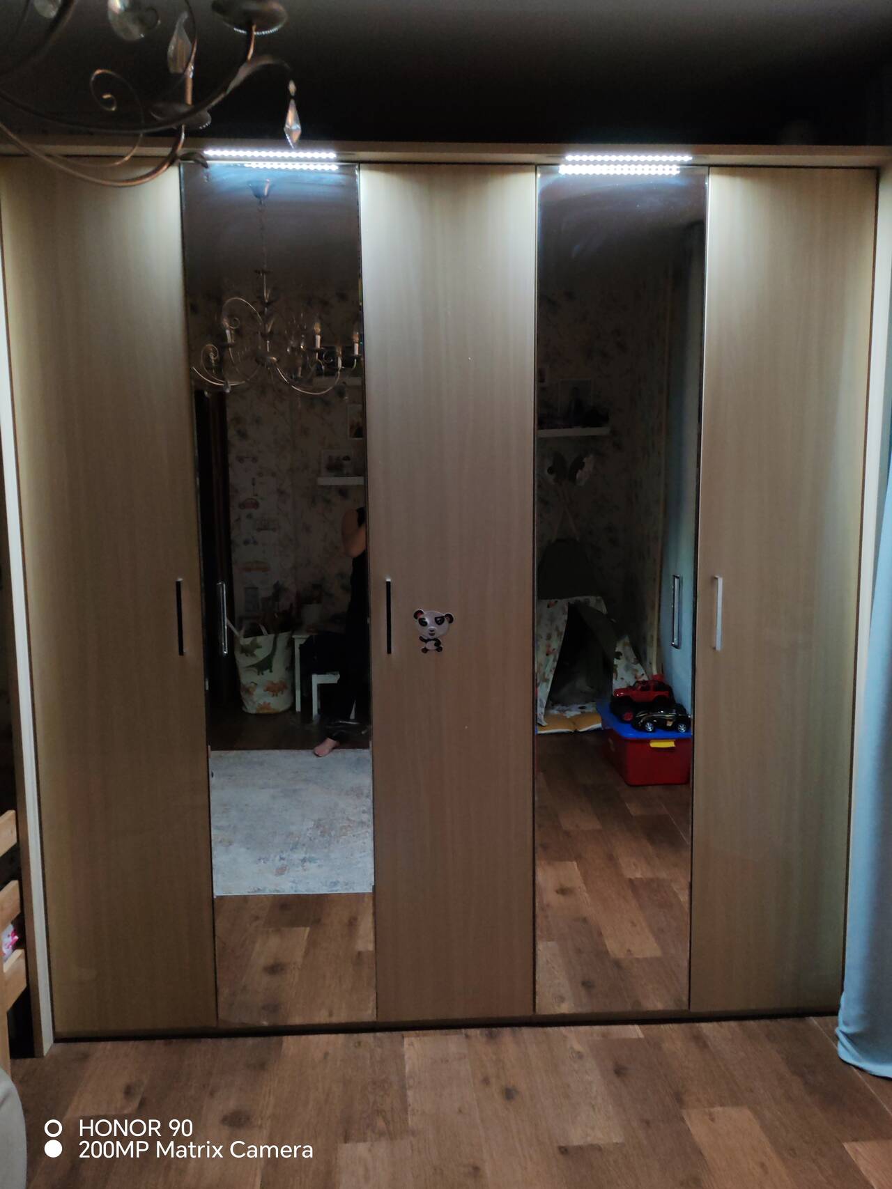 Мебель набор: шкаф, прикроватные тумбы (торг)