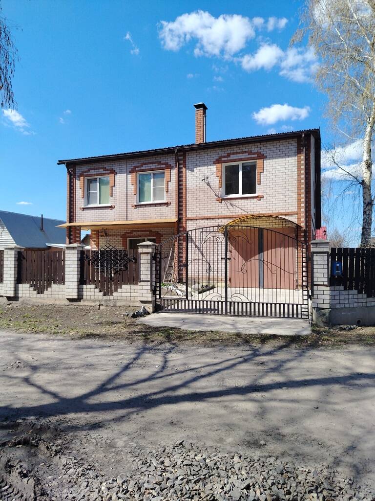 Дом 200 м.кв. с видом на лес