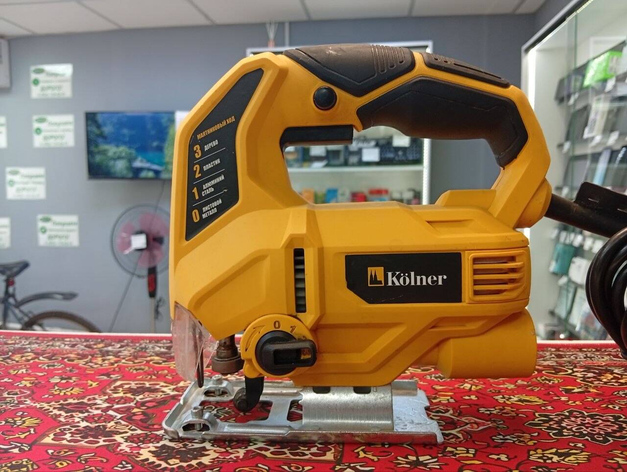 Электролобзик Kolner KJS 750V