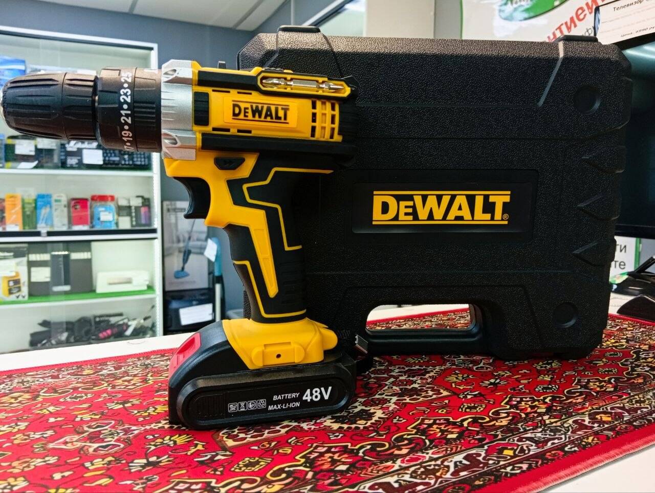 Шуруповерт Dewalt