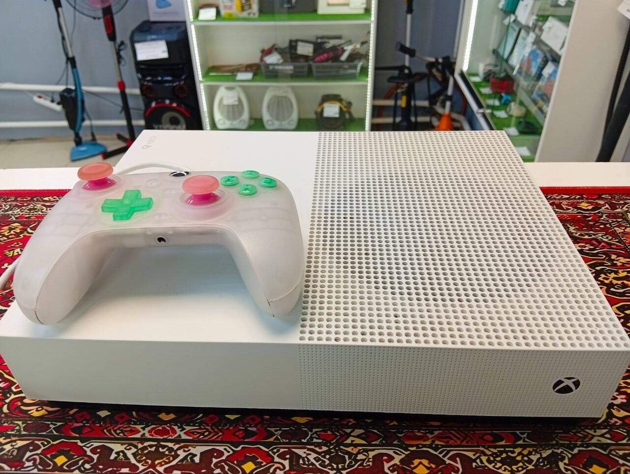 Консоль Игровая Xbox One S 1000 Gb в Ужуре фото 2 Бытовая электроника Ужур