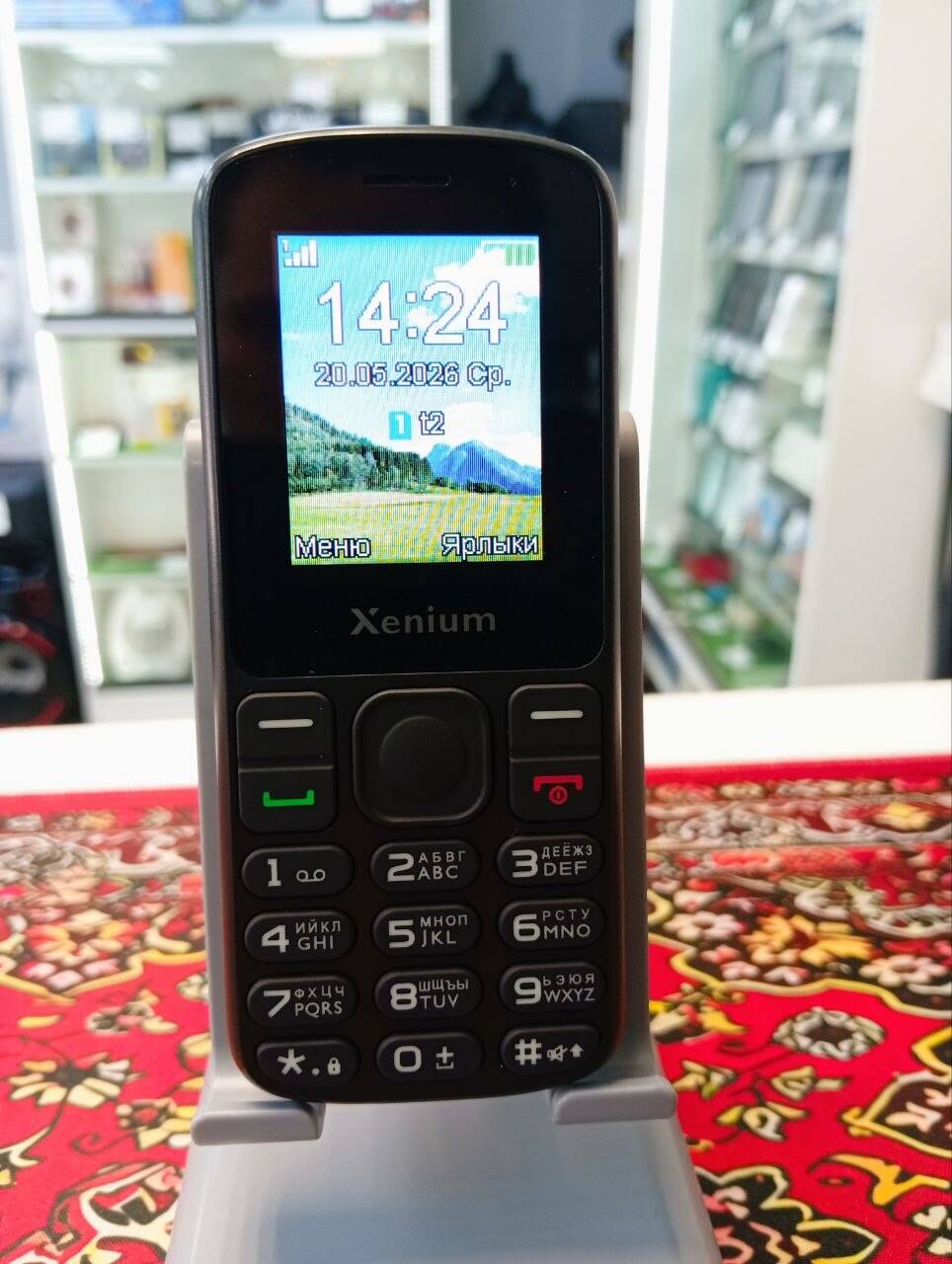 Телефон кнопочный Xenium X160