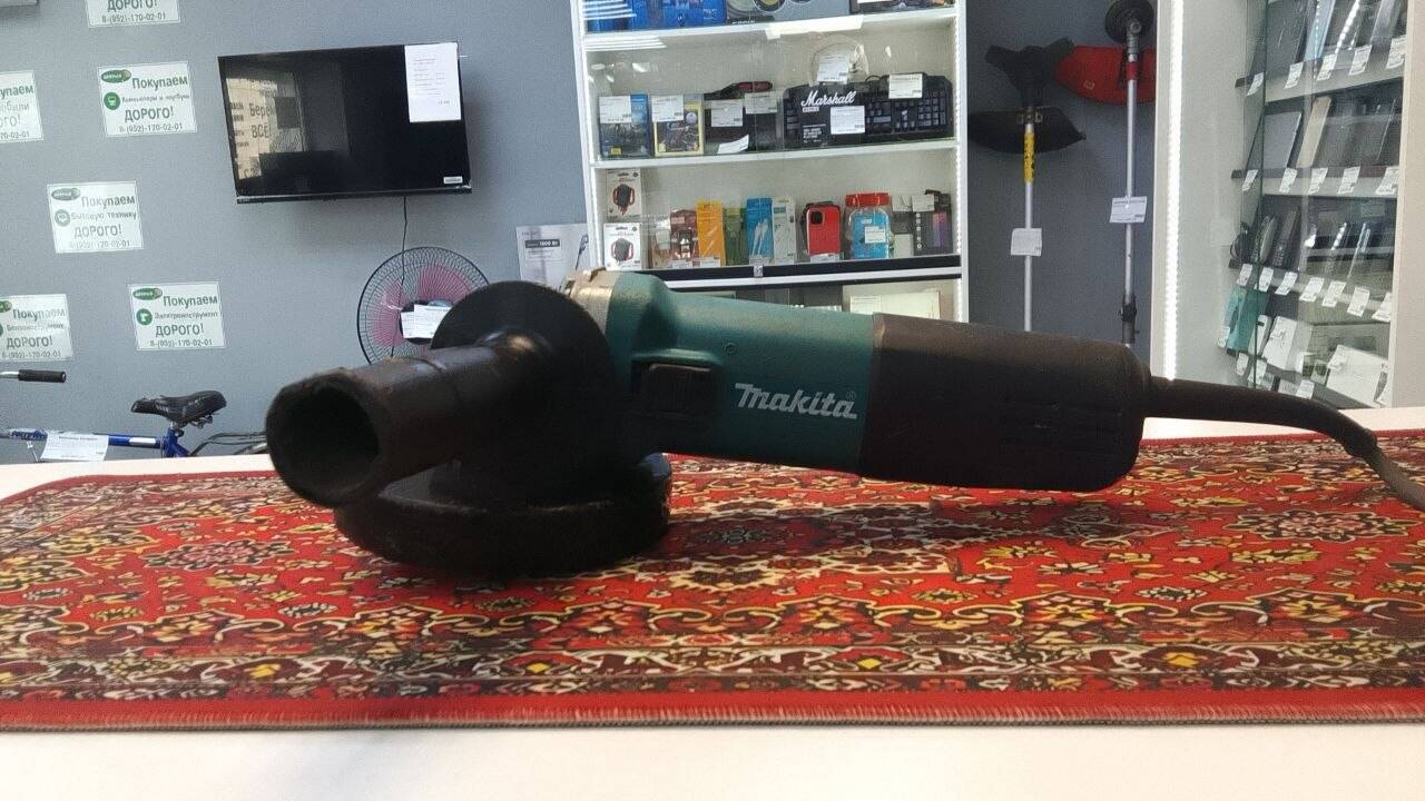 Болгарка Makita 9558HN