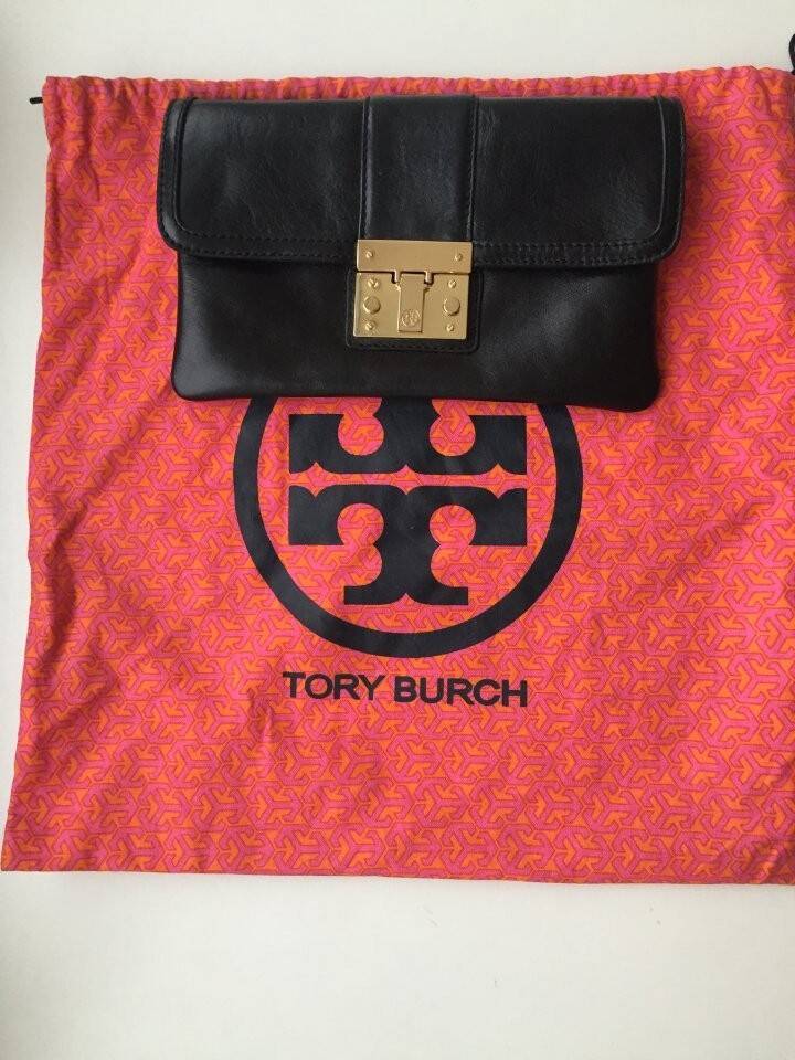 Клатч tory burch черный кожа сумка женская аксессуар оригинал кожаная бренд в Москве фото 1 Личные вещи Москва