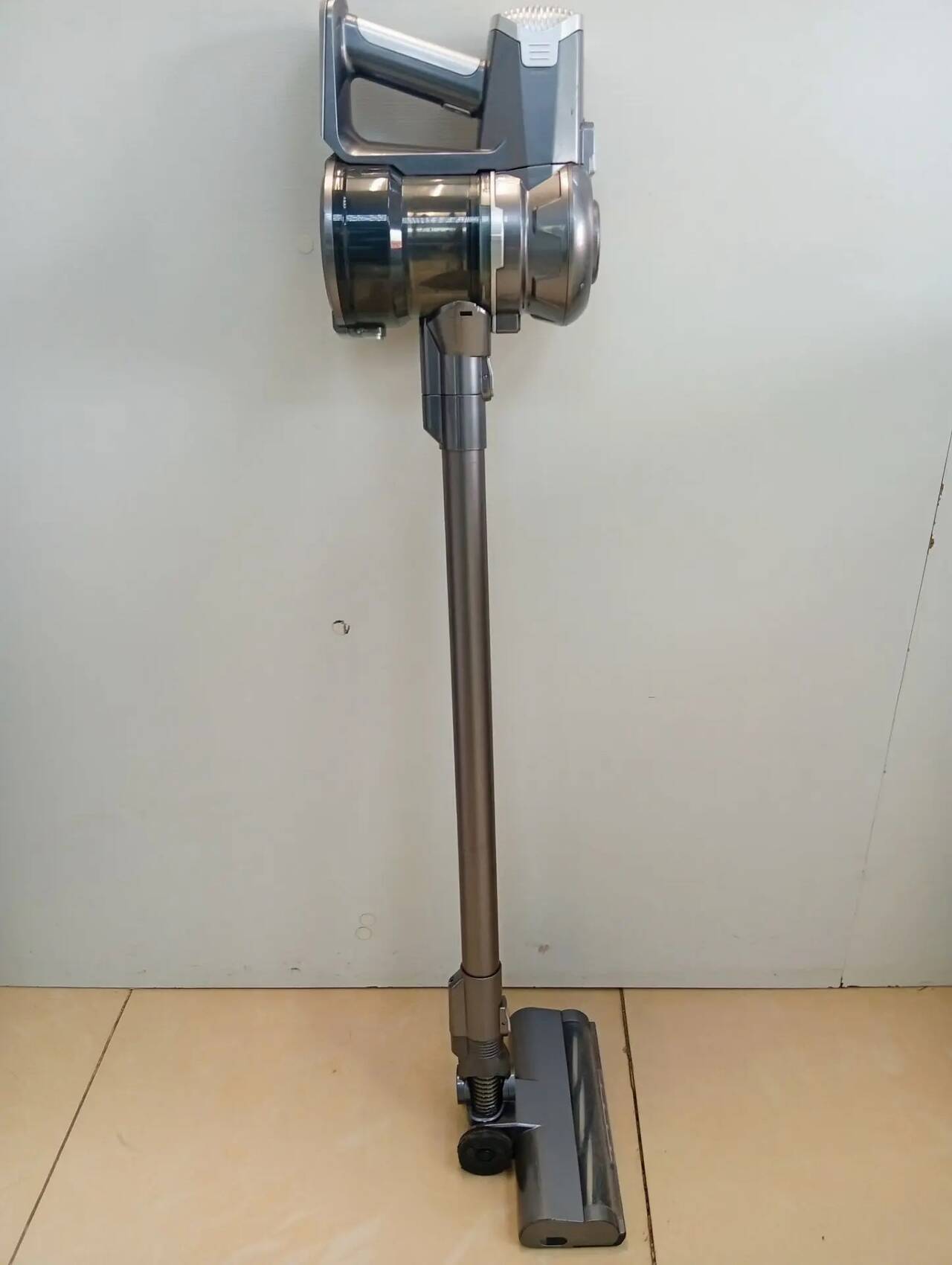 Пылесос Вертикальный Dexp DS-H250