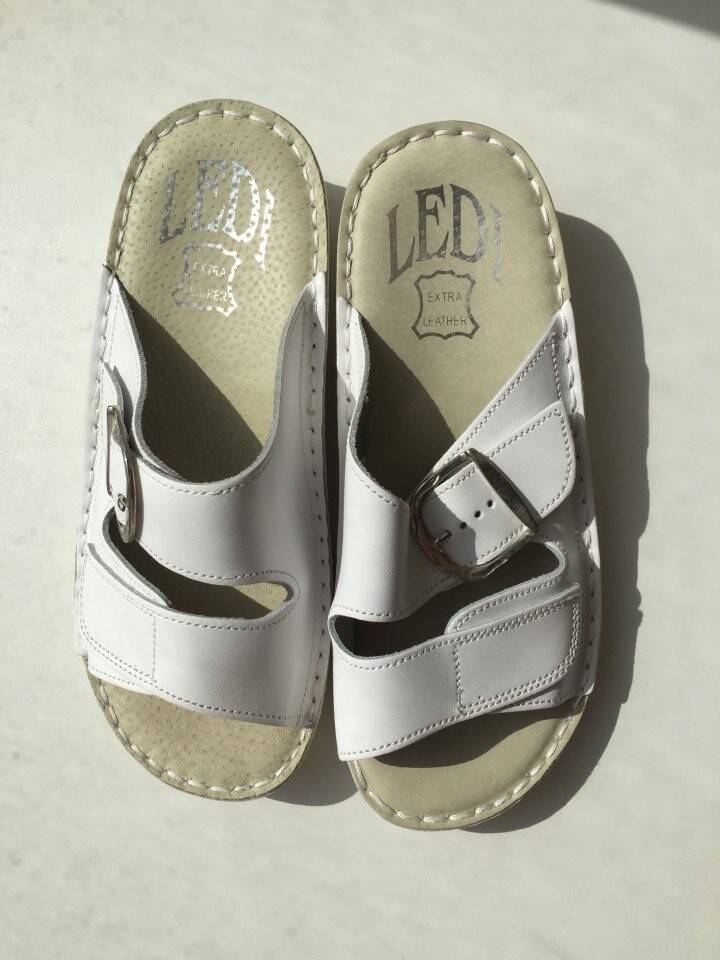 Шлепки тапки новые ledi сербия 36 35 размер белые кожа ортопедия женские медицинские кожаные ортопед Шлепки тапки новые ledi сербия 36 35 размер белые кожа ортопедия женские медицинские кожаные ортопед