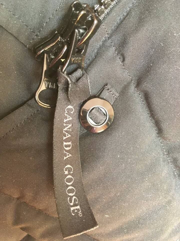 Куртка пуховик новый canada goose 46 м женская парка черная копия люкс в Москве фото 2 Личные вещи Москва