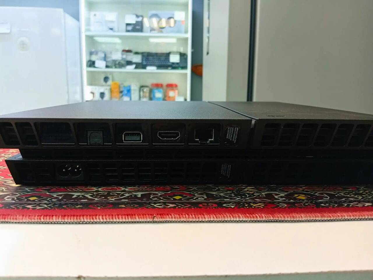 Консоль Игровая Sony PS4 FAT 500 Gb (прошитая) в Ужуре фото 3 Бытовая электроника Ужур Консоль Игровая Sony PS4 FAT 500 Gb (прошитая) в Ужуре фото 3 Бытовая электроника Ужур