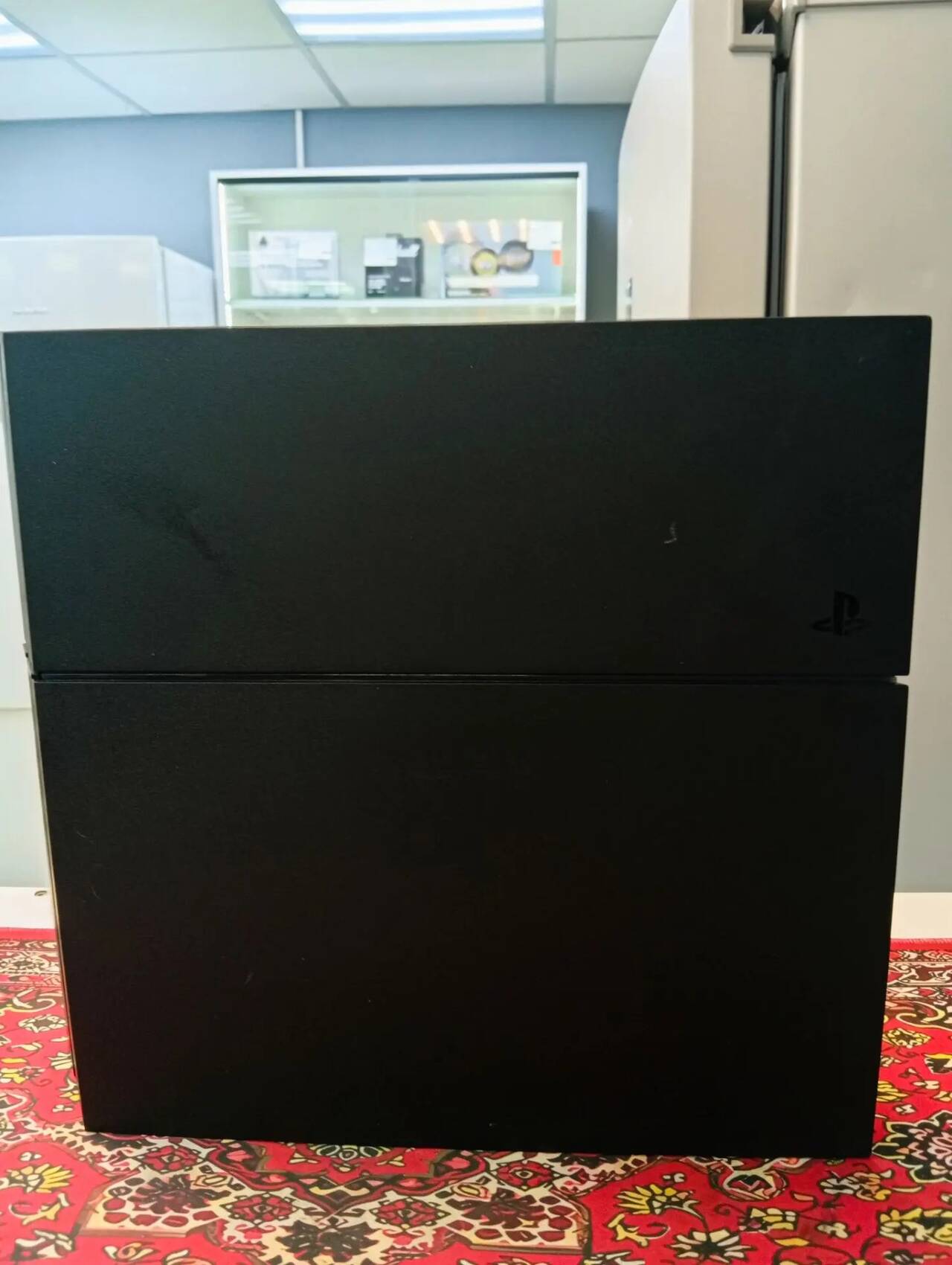 Консоль Игровая Sony PS4 FAT 500 Gb (прошитая) в Ужуре фото 4 Бытовая электроника Ужур Консоль Игровая Sony PS4 FAT 500 Gb (прошитая) в Ужуре фото 4 Бытовая электроника Ужур