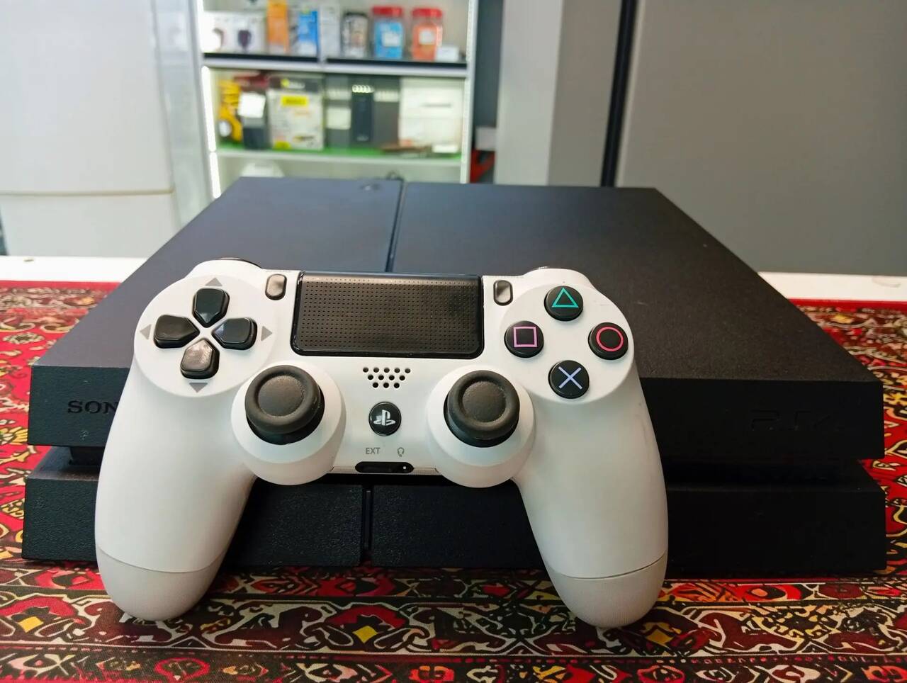 Консоль Игровая Sony PS4 FAT 500 Gb (прошитая) в Ужуре фото 2 Бытовая электроника Ужур Консоль Игровая Sony PS4 FAT 500 Gb (прошитая) в Ужуре фото 2 Бытовая электроника Ужур