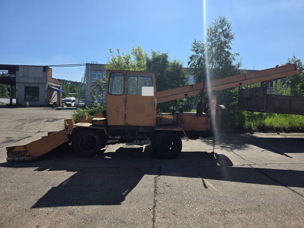 Продается снегопогрузчик Уамз КО-206А