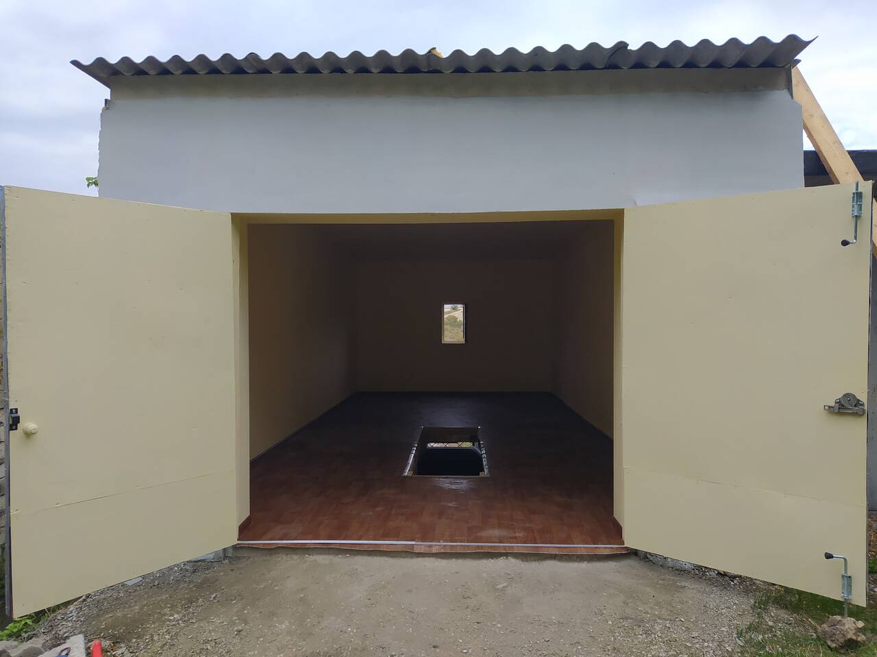 Гараж 50 квадратных метров. 3 этажа.  в Севастополе фото 5 Недвижимость Севастополь