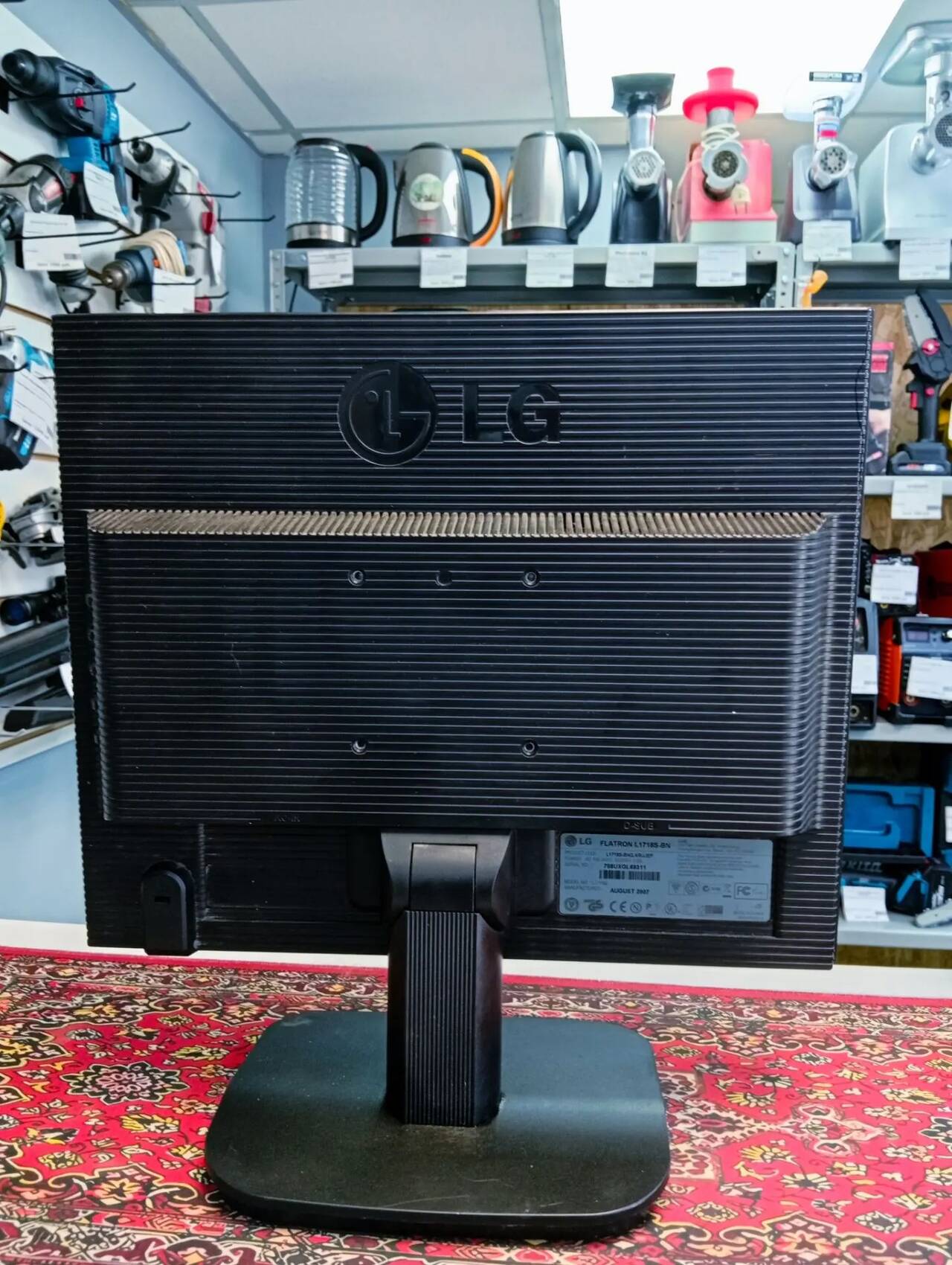Монитор LG Flatron 17" L1718S-BN в Ужуре фото 2 Бытовая электроника Ужур