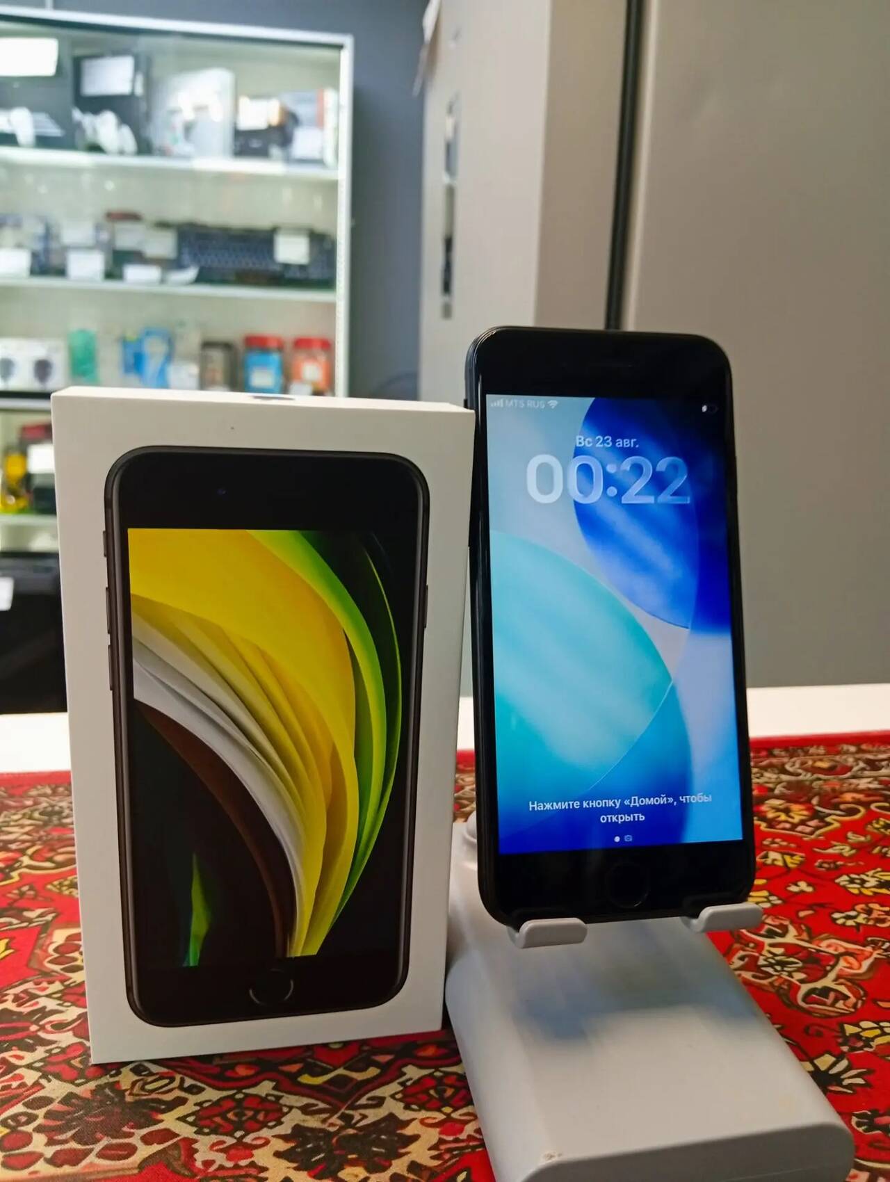 Смартфон Iphone SE 64 Gb