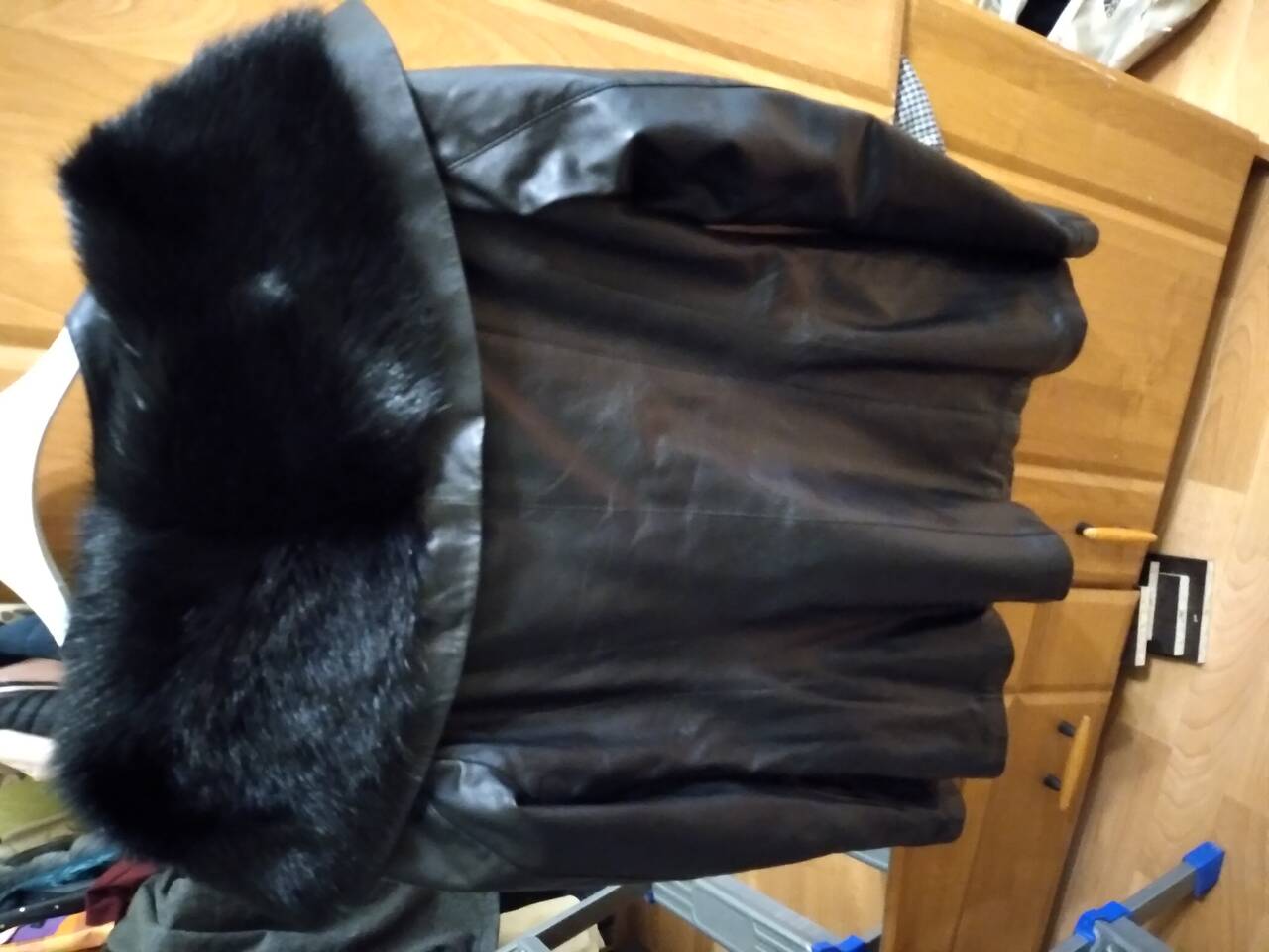 Продам куртку женскую натуральная кожа в Нижневартовске фото 2 Личные вещи Нижневартовск Продам куртку женскую натуральная кожа в Нижневартовске фото 2 Личные вещи Нижневартовск