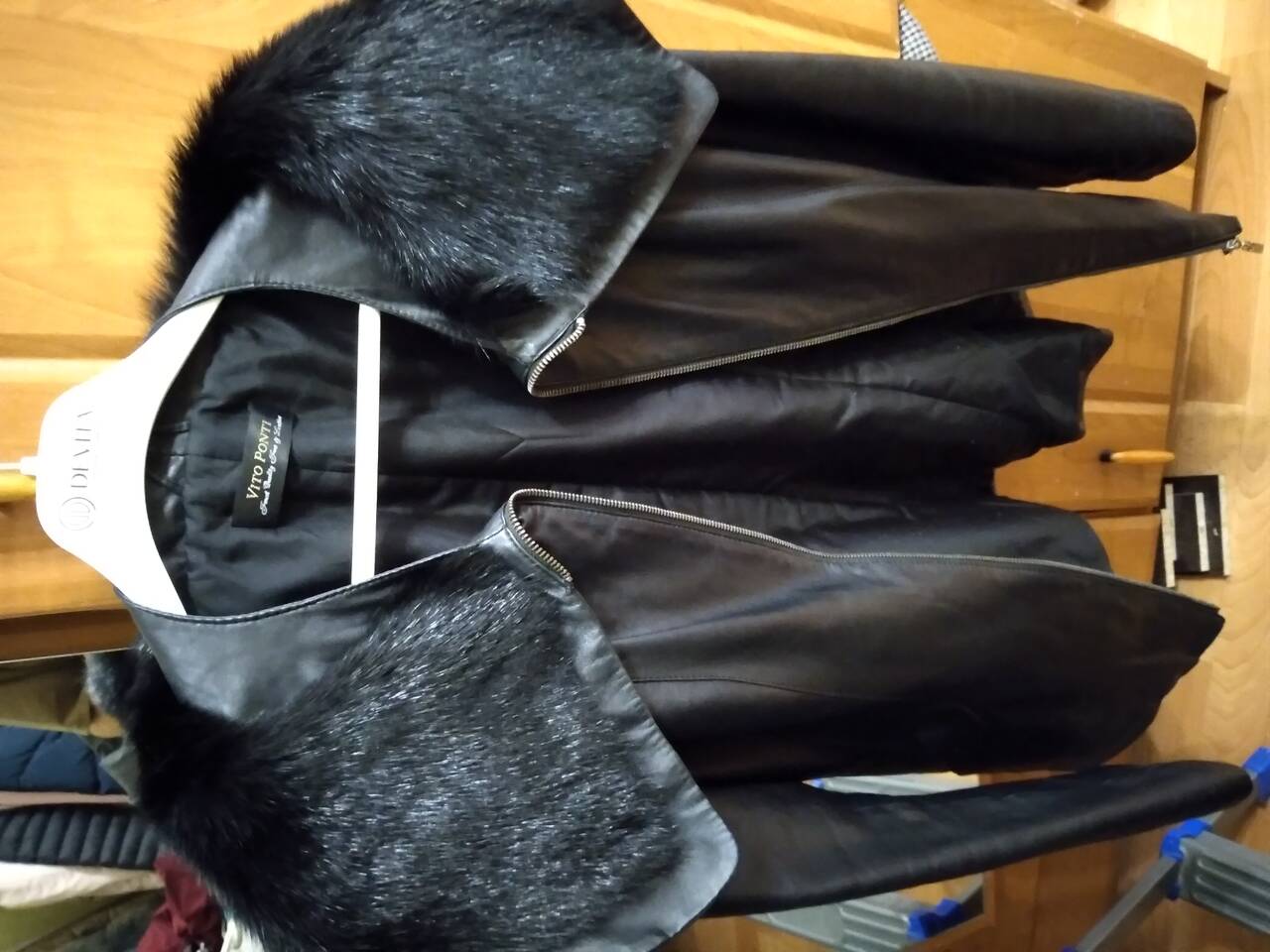 Продам куртку женскую натуральная кожа Продам куртку женскую натуральная кожа