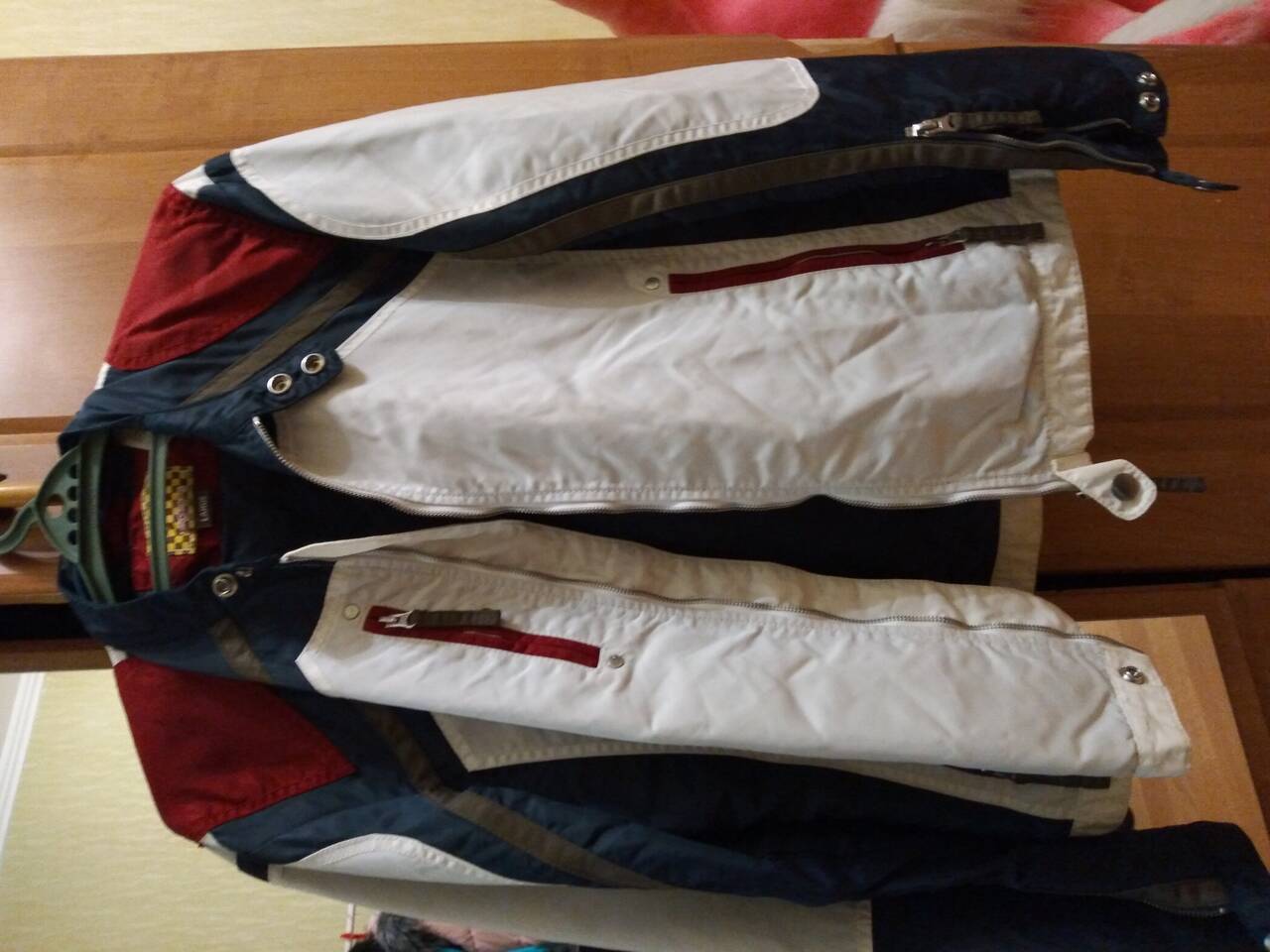 Продам куртку ветровку мужскую в Нижневартовске фото 1 Личные вещи Нижневартовск