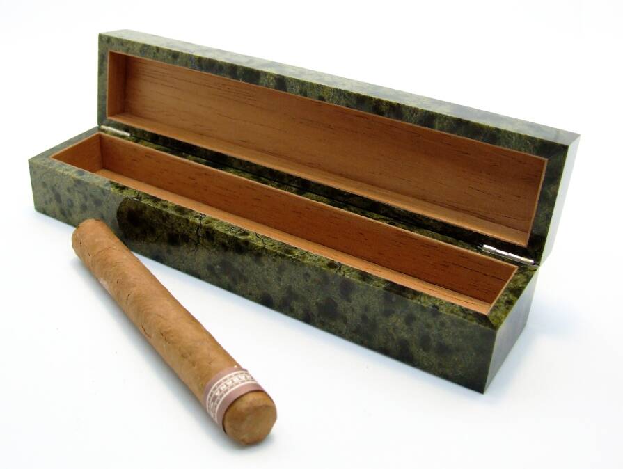 Футляр - Хьюмидор (Humidor) для сигар. Чистый Вердантит.   