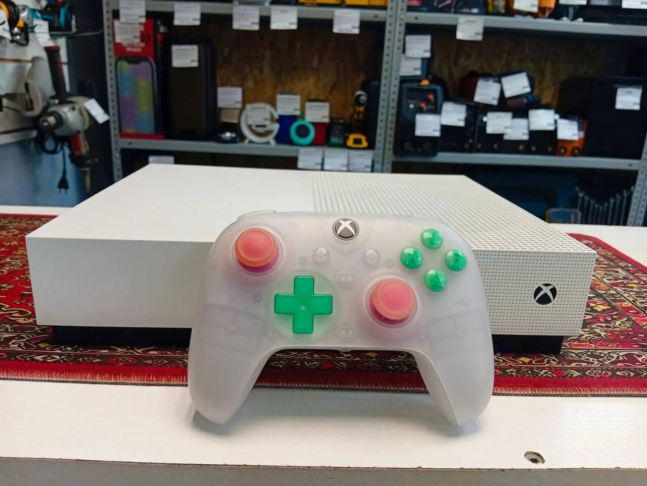 Консоль игровая Xbox One S 1000 Gb в Ужуре фото 6 Бытовая электроника Ужур