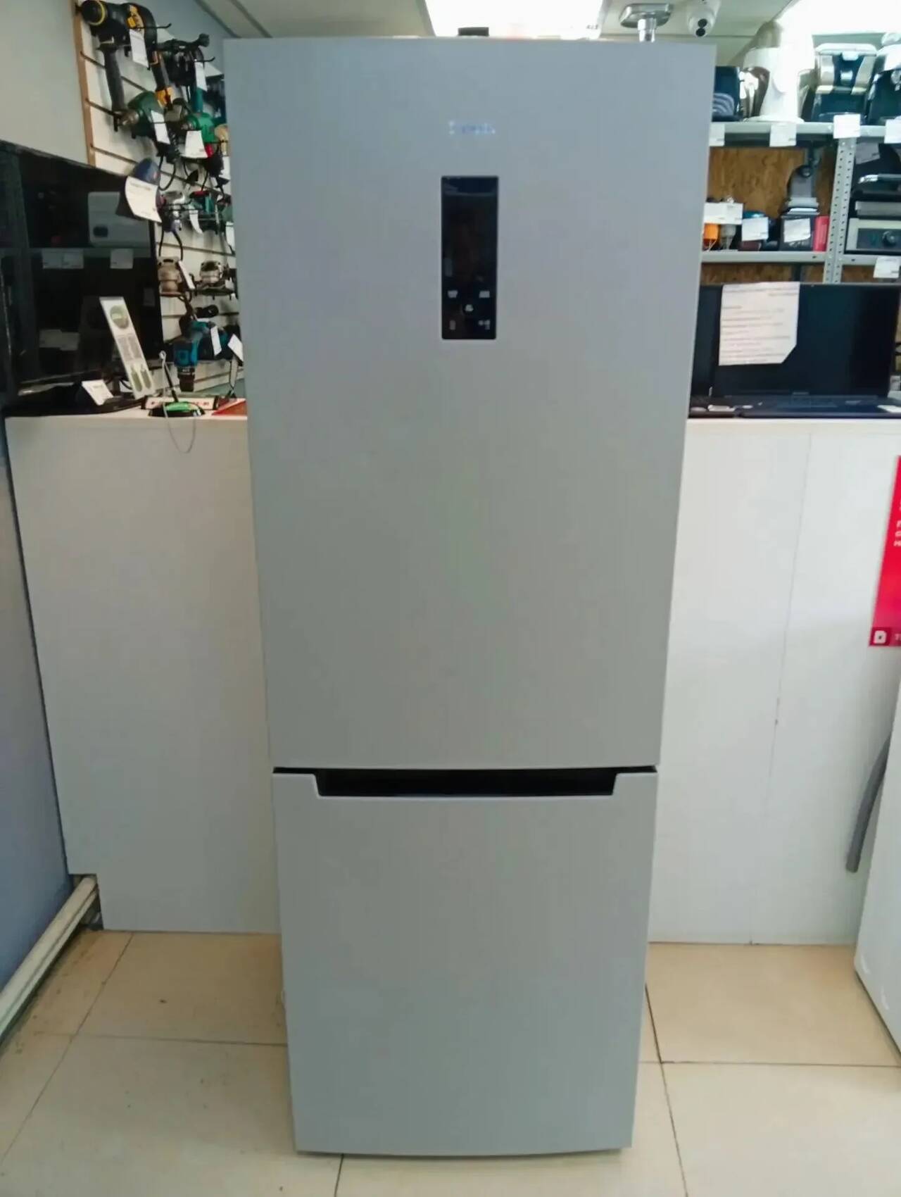 Холодильник Бирюса M920NF