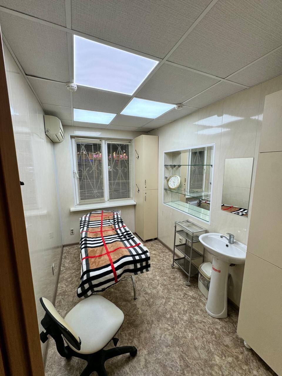 Продам помещение пл. 56 кв.м., Пятигорск, пр-т Кирова 92 в Пятигорске фото 4 Недвижимость Пятигорск