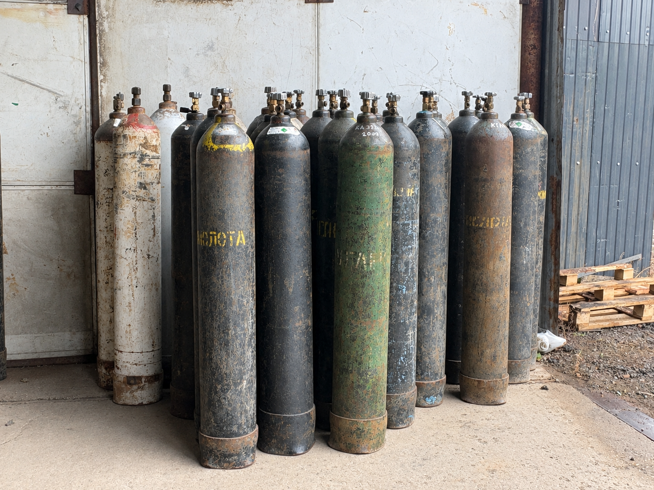 Технические газы/баллоны/товары для сварки