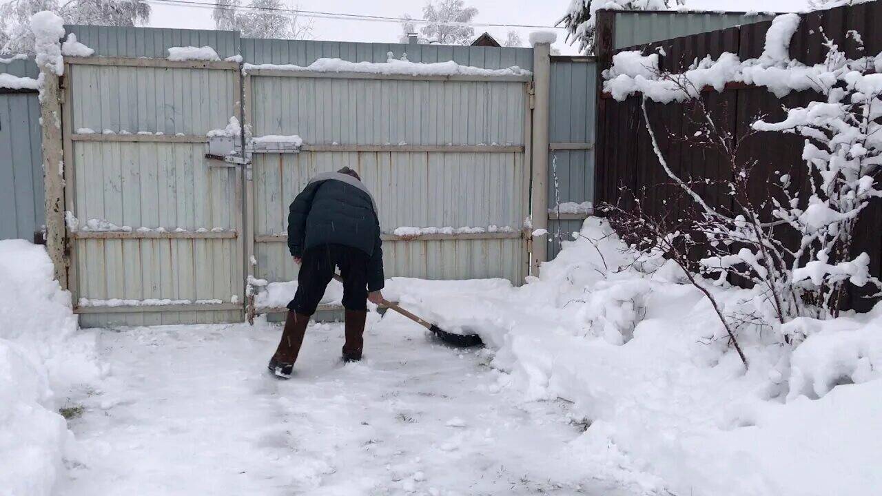 Уборка территории от снега в Красноярске фото 3 Услуги Красноярск