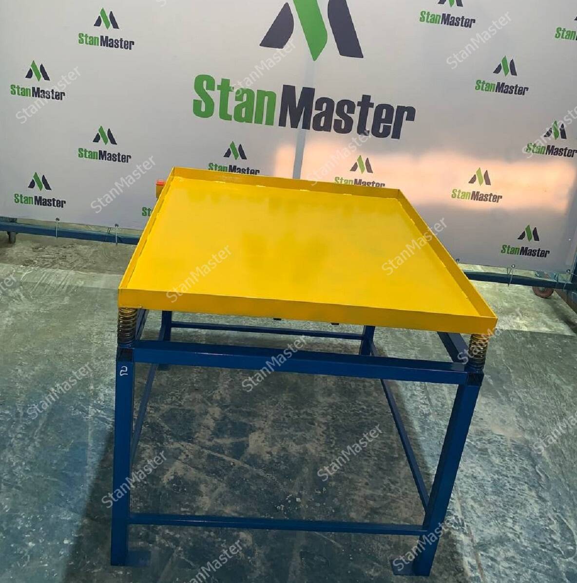 Вибростол для тротуарной плитки 1000×900 в Саратове фото 3 Услуги Саратов Вибростол для тротуарной плитки 1000×900 в Саратове фото 3 Услуги Саратов