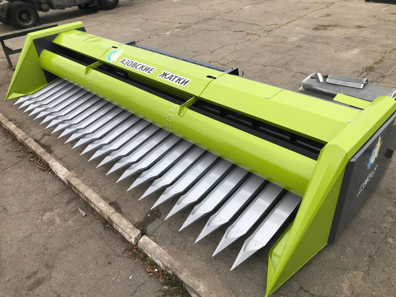 Жатка для уборки подсолнечника 