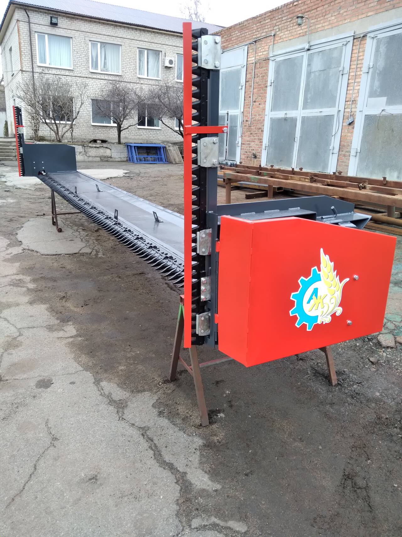 Приспособление для уборки рапса (рапсовый стол) Приспособление для уборки рапса (рапсовый стол)