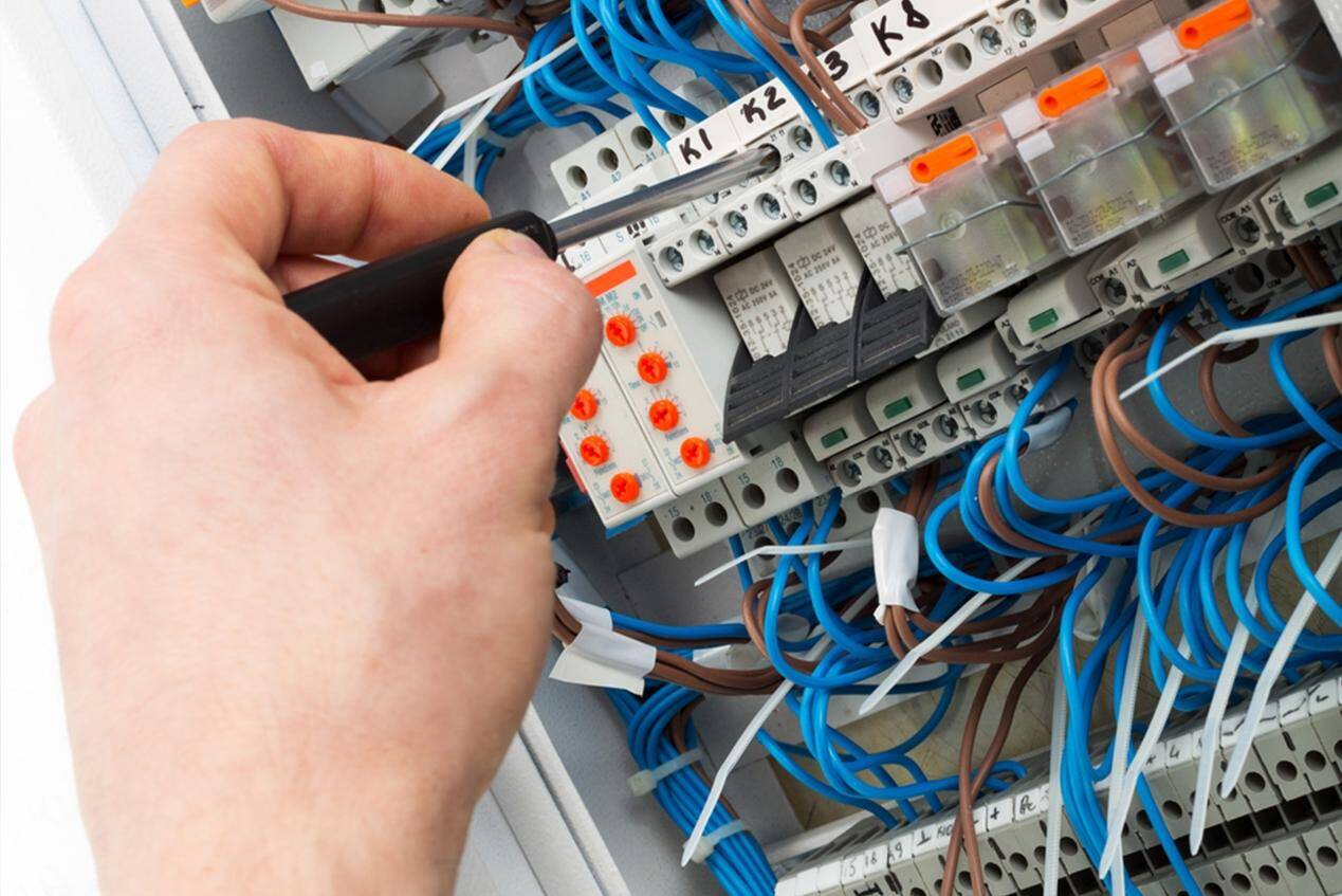 Электромонтажные работы в Москве фото 1 Услуги Москва
