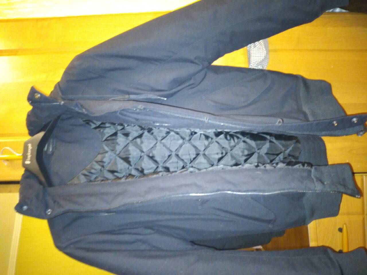 Продам куртку мужскую adidas Продам куртку мужскую adidas