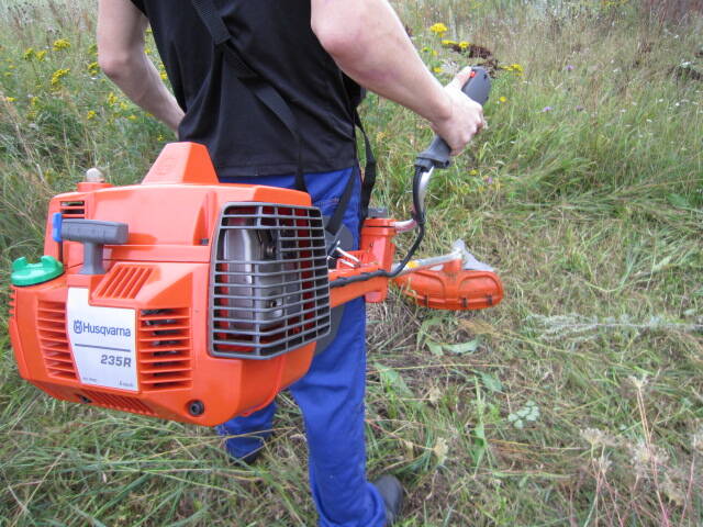 Покос травы Бурьяна Сухостоя в Кимрах фото 6 Услуги Кимры