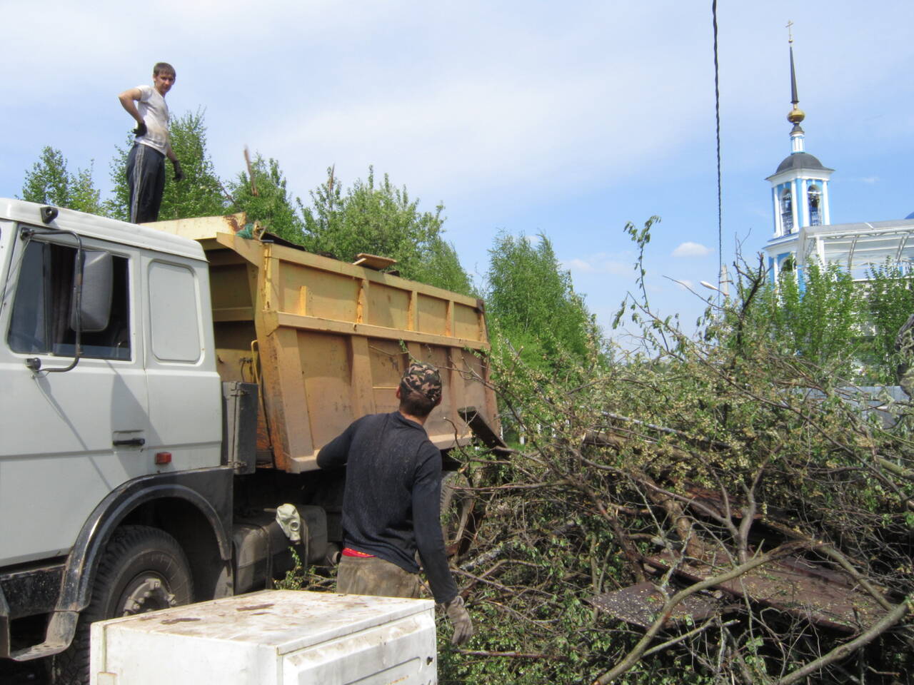 Вывоз мусора Уборка свалок в Кимрах фото 6 Услуги Кимры