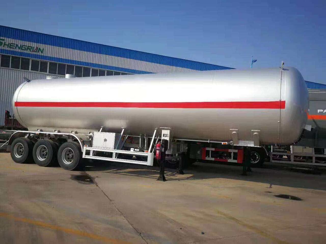 Полуприцеп для перевозки сжиженного углеводородного газа LPG, марки SHENGRUN в Благовещенске (Амурская область) фото 1 Транспорт Благовещенск (Амурская область)